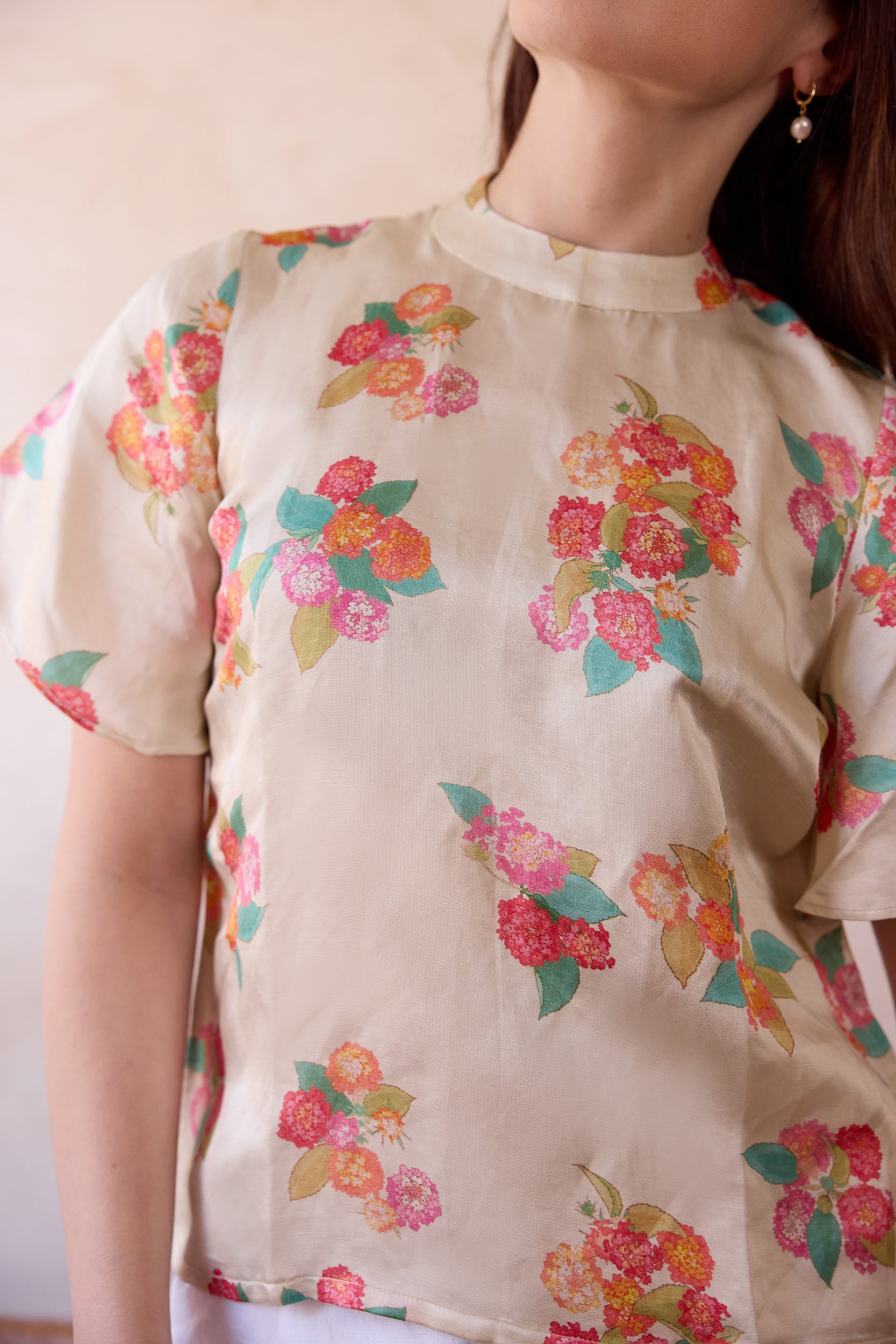 Avanti Linen Blend Blouse - Cream Bouquet