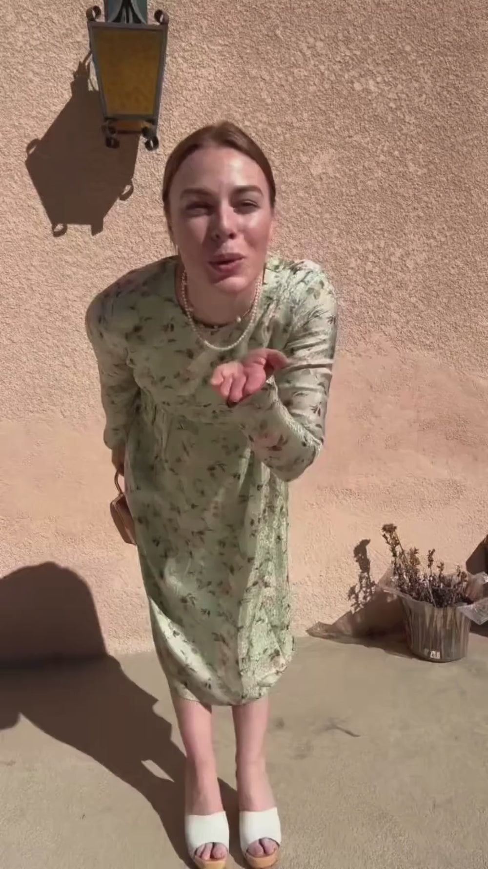 Video provided by Shopify App SwipeUp